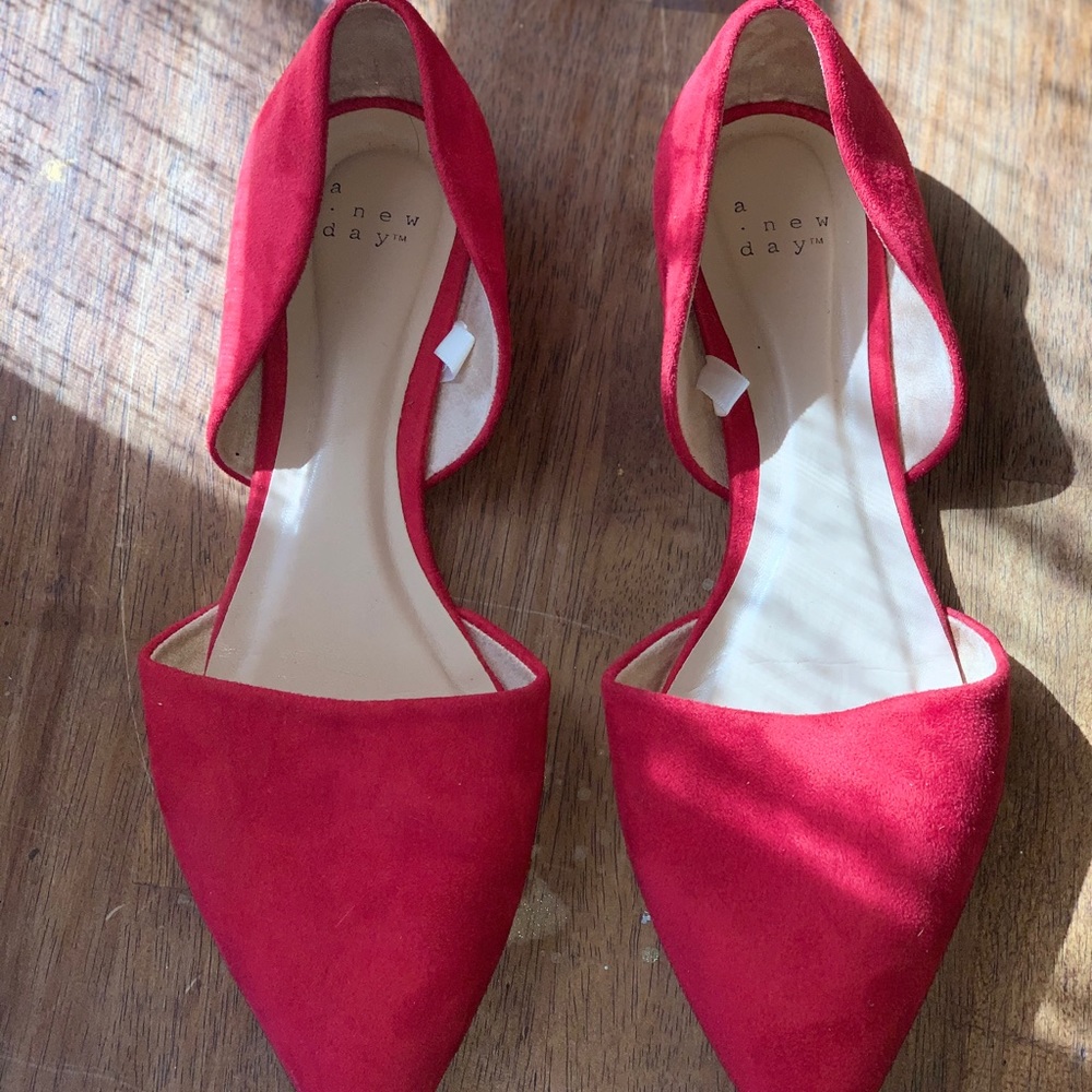 Red Flats! - Picture 2 of 3